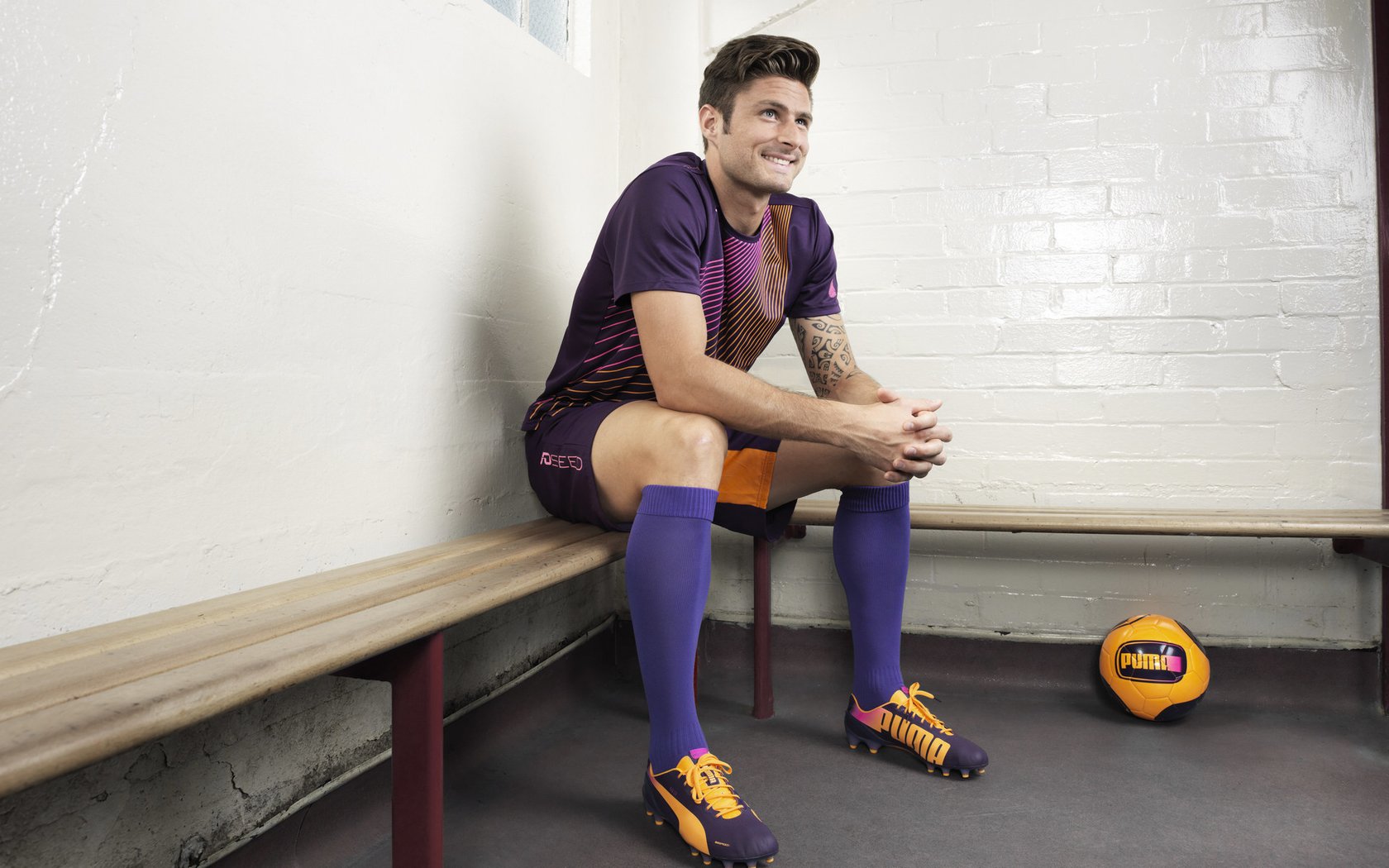 在对阵勇士的季后赛系列赛中,库里单场投中11个三分,帮助球队夺取胜利!